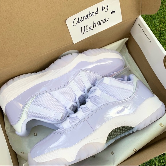 Nike Air Jordan 11 low pure violet shoes - Picture 3 of 5